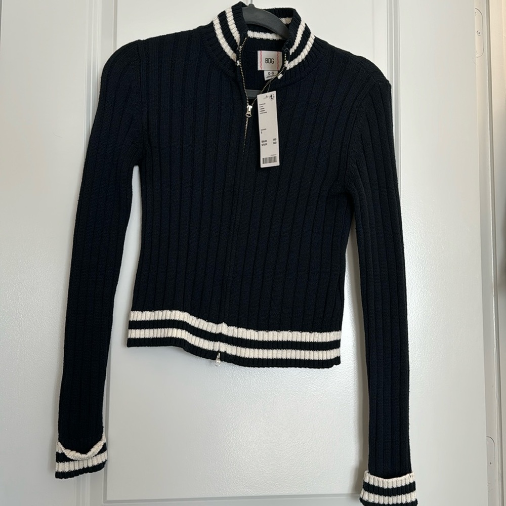 NWT Urban outfitters ZIPUP